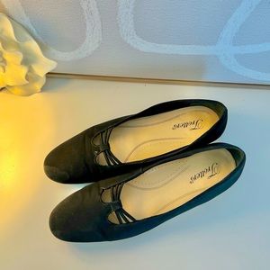 Trotters Black Flats - Size 8.5 Narrow